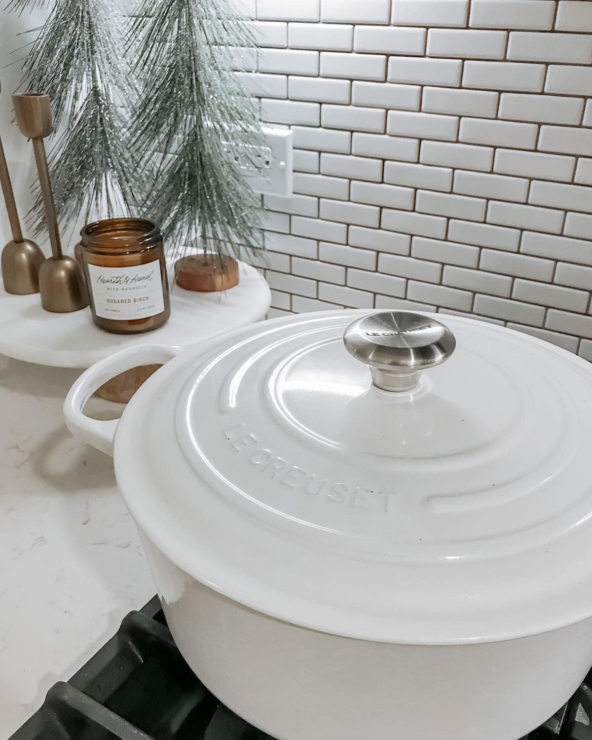 Signature Round Dutch Oven - Marseille 9 qt. | Le Creuset