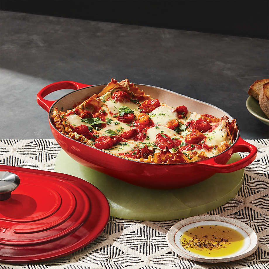 Signature Oval Casserole, Cerise 3.75 qt. | Le Creuset