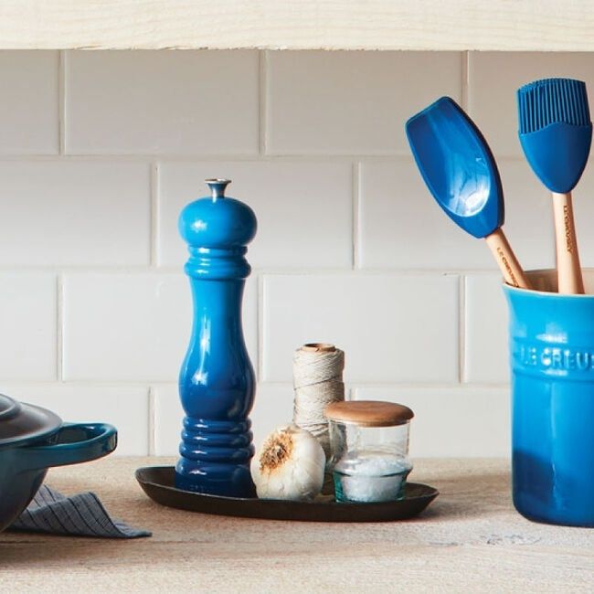 Salt Mill - Black 8" x 2 1/2" | Le Creuset