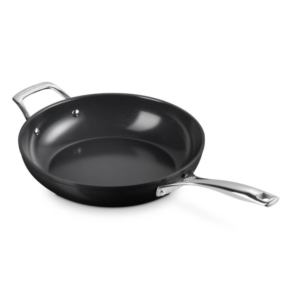 4.9 qt. Essential Non-stick Ceramic Stir-fry Pan 4.9 qt. | Le Creuset