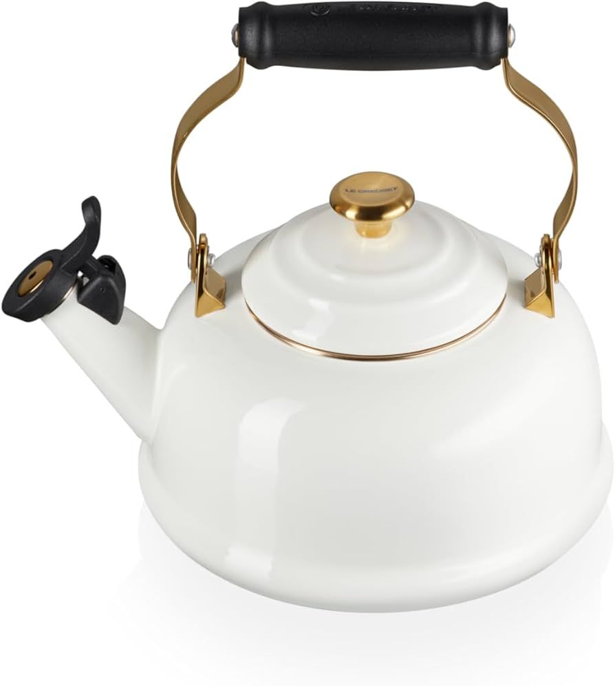 Whistling Kettle 1.7 Qt White Signature Light Gold | Le Creuset