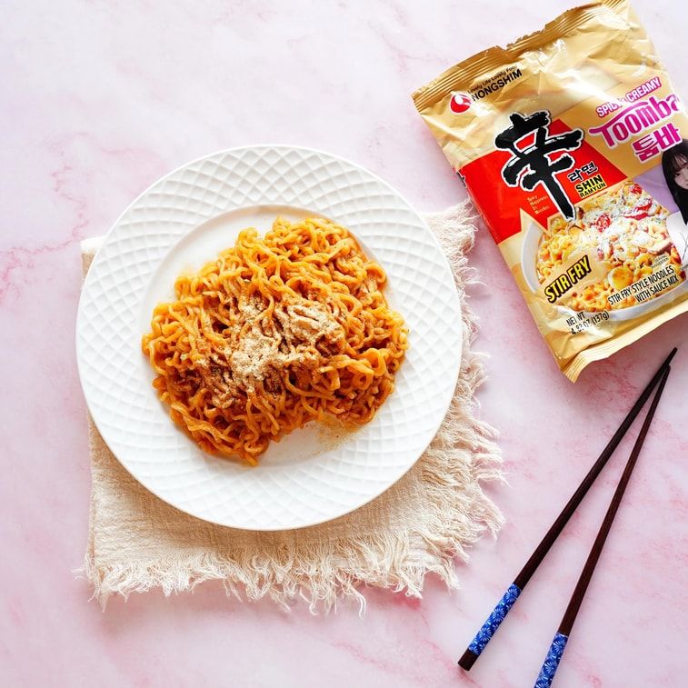 Shin Ramen Toomba Creamy Spicy Flavor