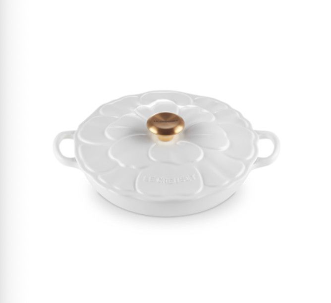 Signature Petal Braiser 2.25Qt White Signature Gold  | Le Creuset