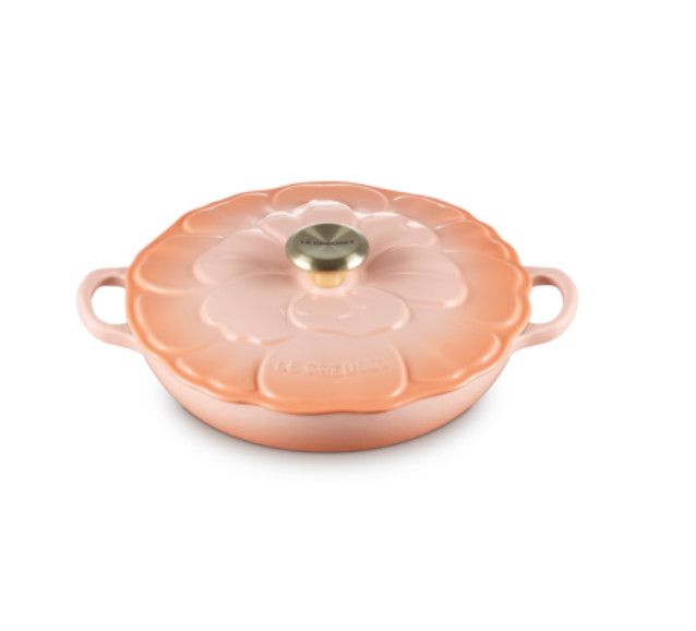 Signature Petal Braiser 2.25Qt Peche Signature Light Gold  | Le Creuset