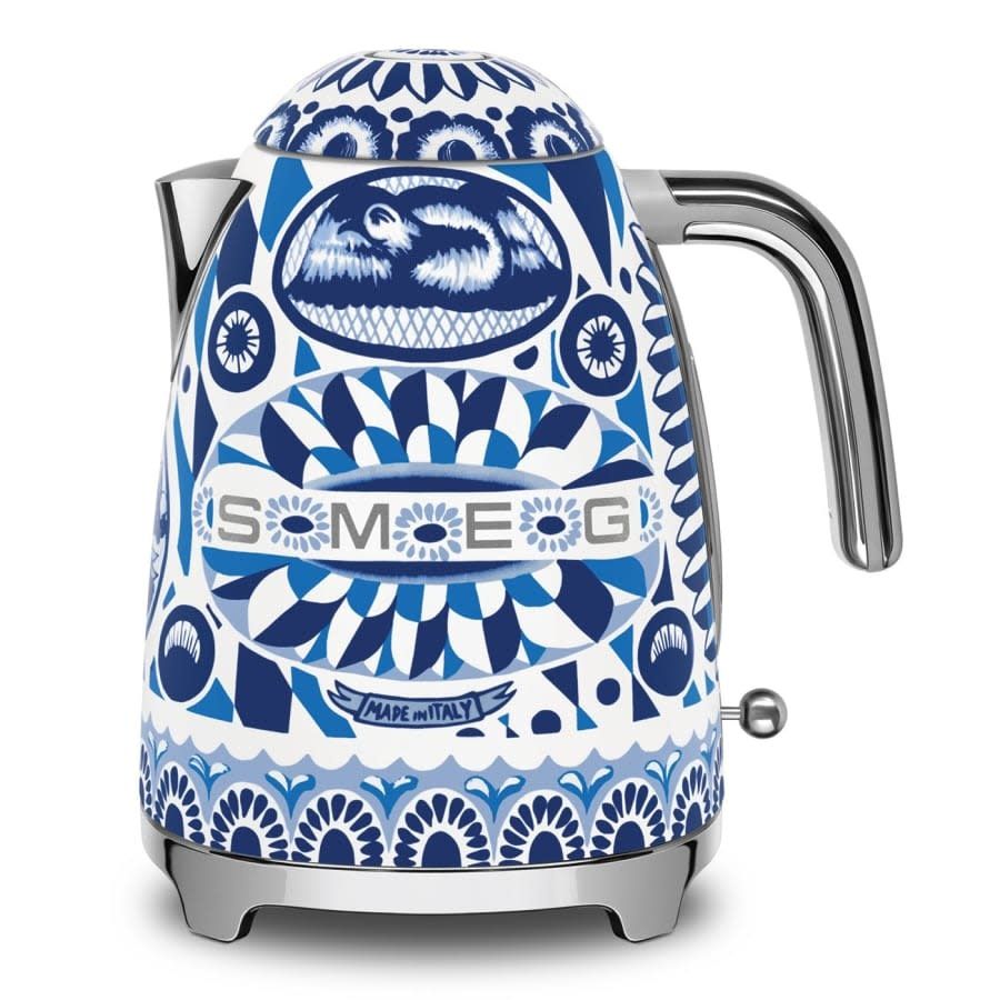 Dolce &amp; Gabbana Blu Med Kettle | SMEG