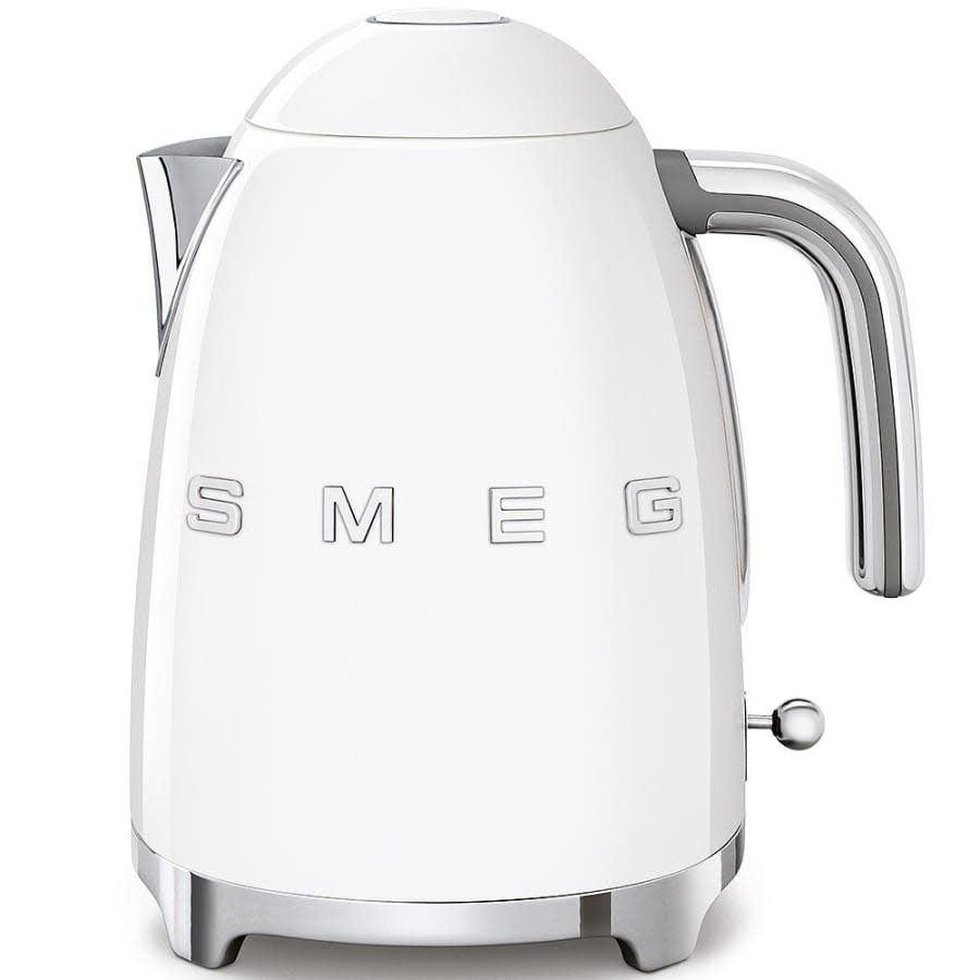 50's Retro Style Aesthetic 7 Cup Kettle White | SMEG