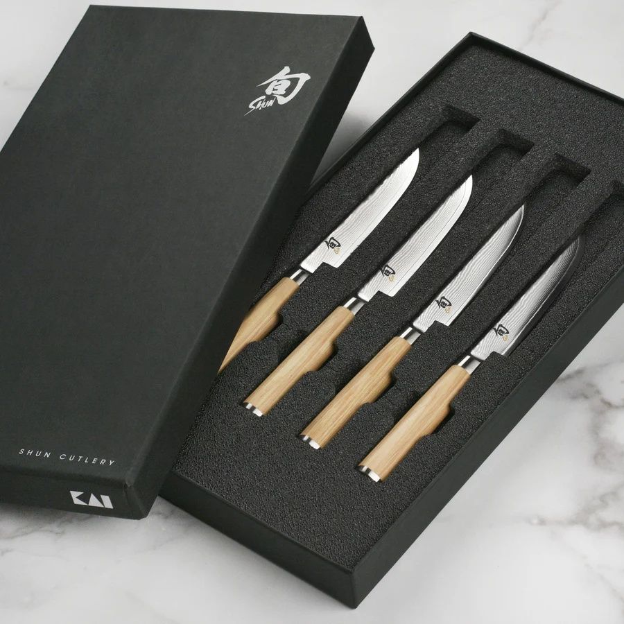 Classic Blonde 4 Pc Steak Knife Set: Four Steak Knives (DM0711W) in a boxed set.