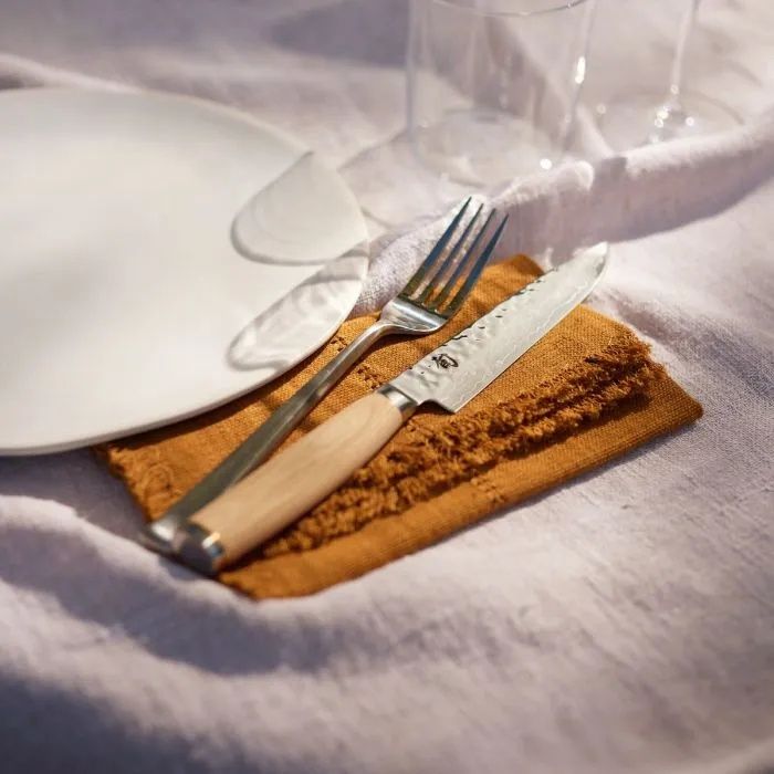 Premier Blonde 4 Pc Steak Knife Set: Four Steak Knives (TDM0711W) in a boxed set.