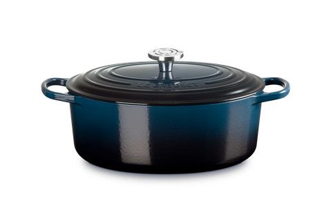 Signature Oval Dutch Oven - Nuit 6.75 qt. | Le Creuset