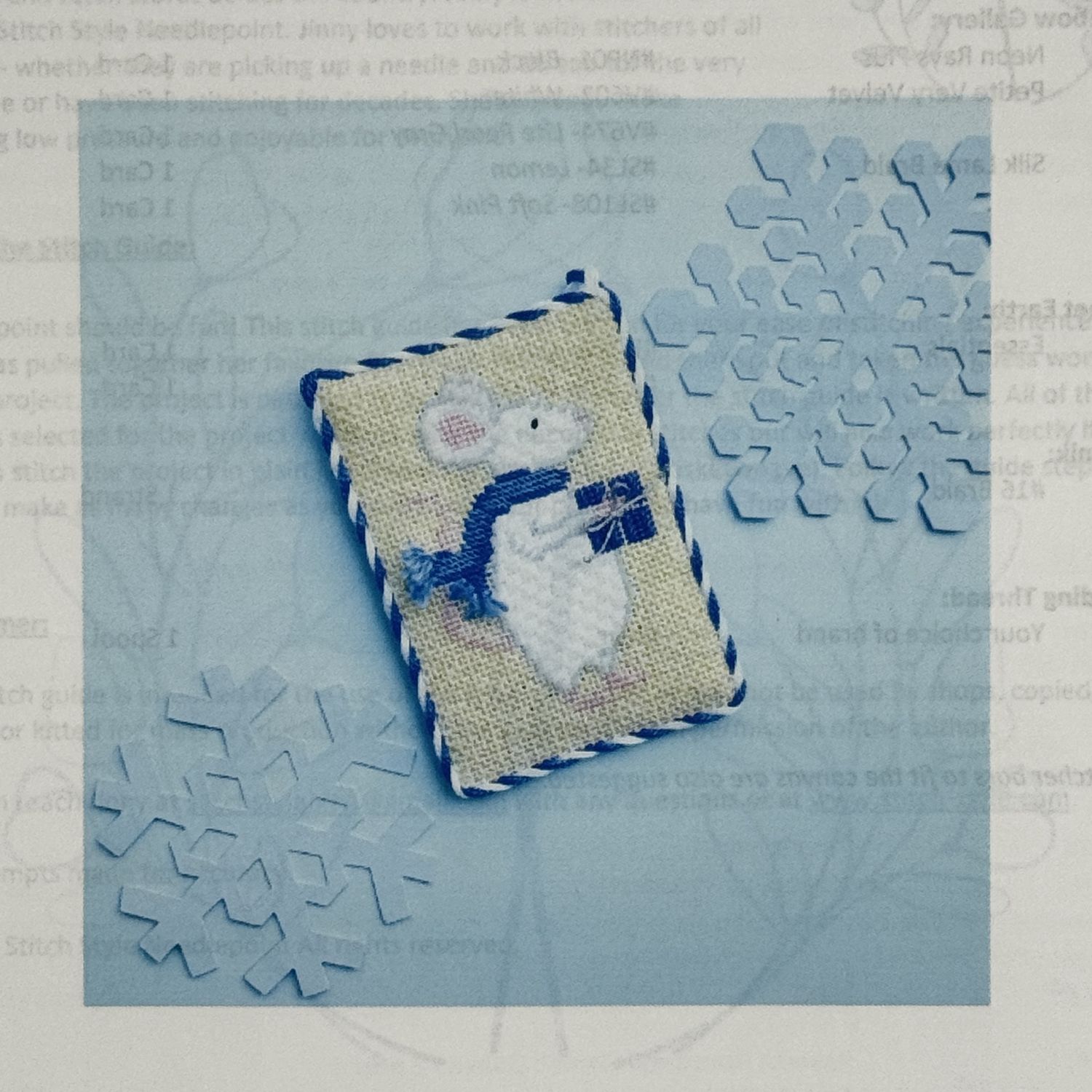 Christmas Mouse - Blue Gift