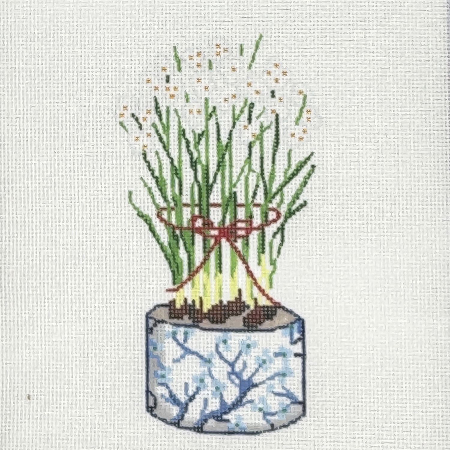 Blue &amp; White Pot w/Paper Whites