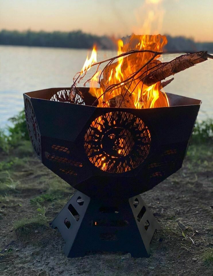 Pedestal Fire Pit Roughly 25&quot; diameter x 26&quot; tall