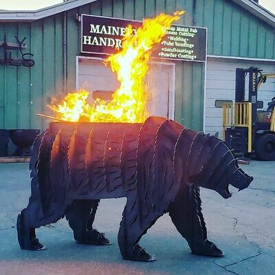 4&#39; x 7&#39; 3D Aggressive Bear Fire/BBQ pit or Statue