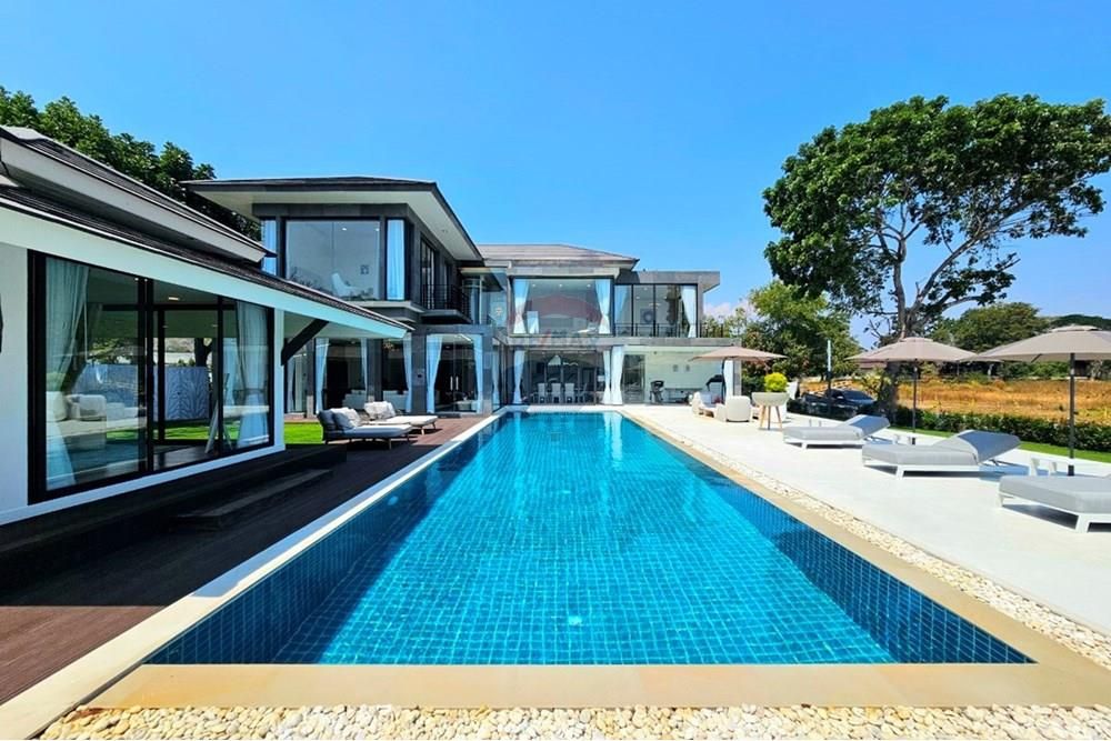 Luxury Pool Villa Hua Hin | 4 Bed Palm Hills Renovated Home