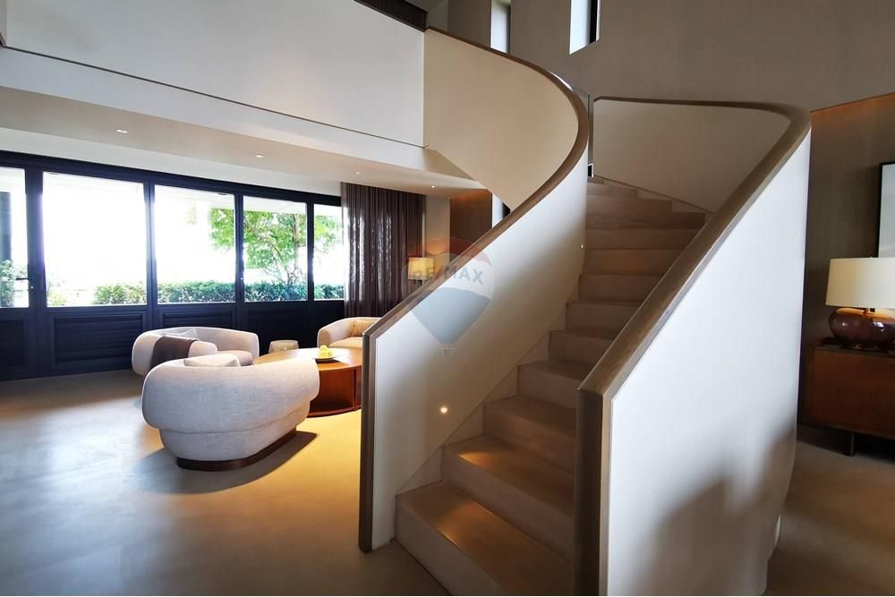 Windshell Naradhiwas Penthouse Bangkok | 450 sqm Luxury Duplex CBD