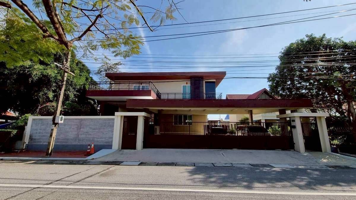 Lakeside Villa 1 Bangna For Sale