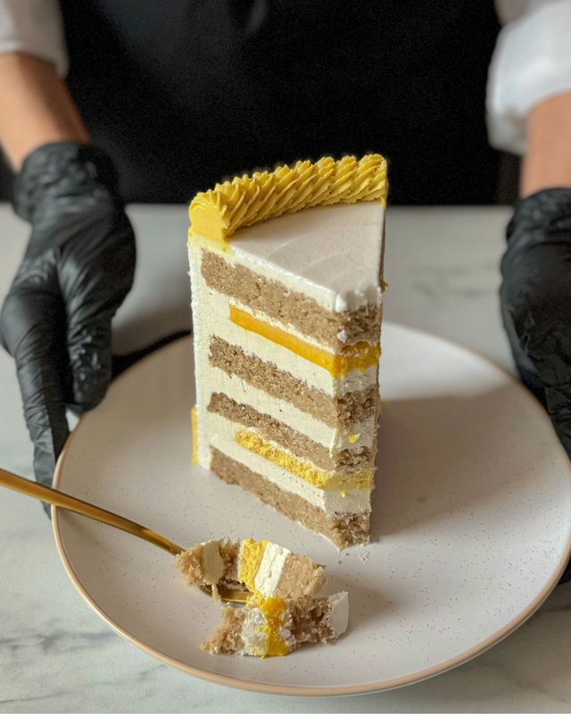 Tort Wegański Mango-Marakuja