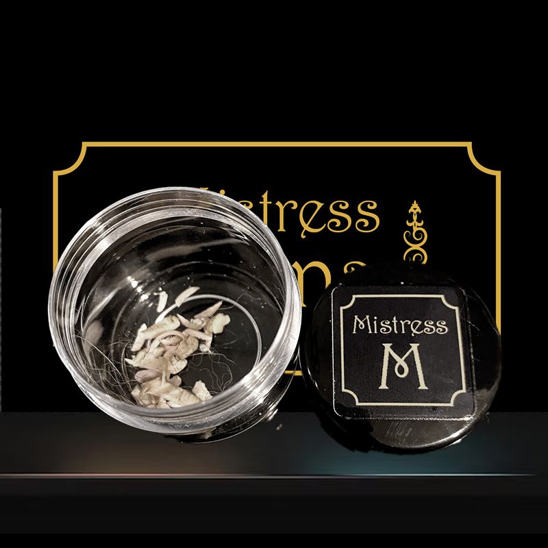 Mona&#39;s Toe Nails