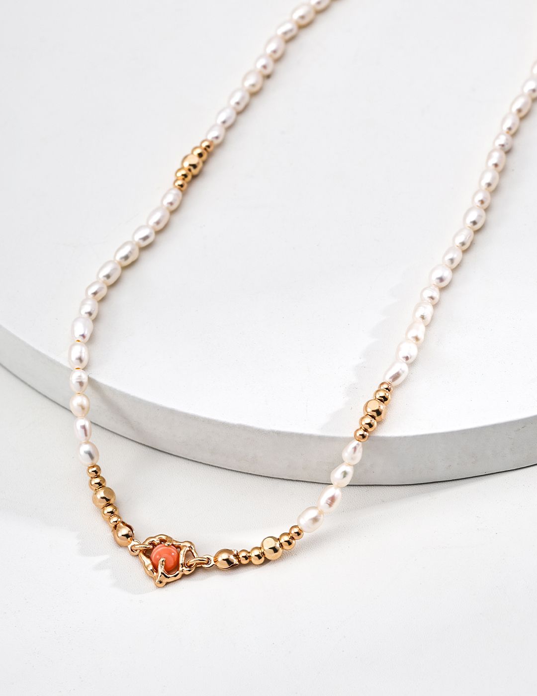 Rosé Muse Necklace