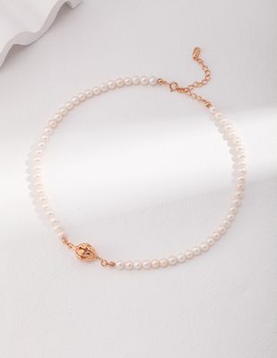 Floral Harmony Pearl Necklace