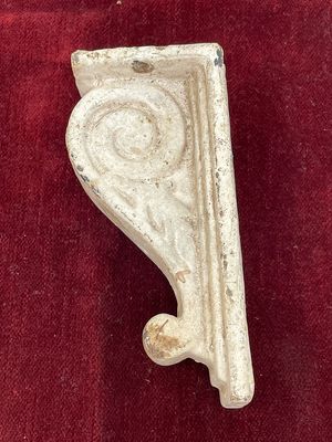 Vintage Cast Iron Corbel 1.75" x 2.25" x 5"