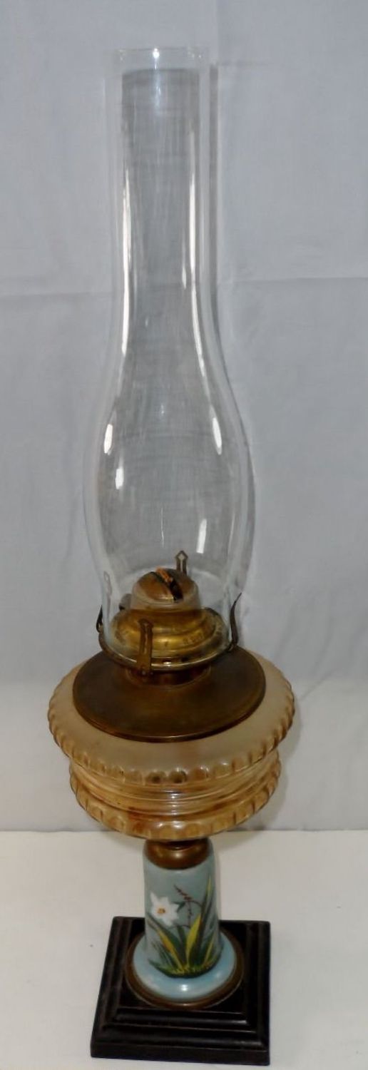 Vintage Queen Anne Kerosene Lamp