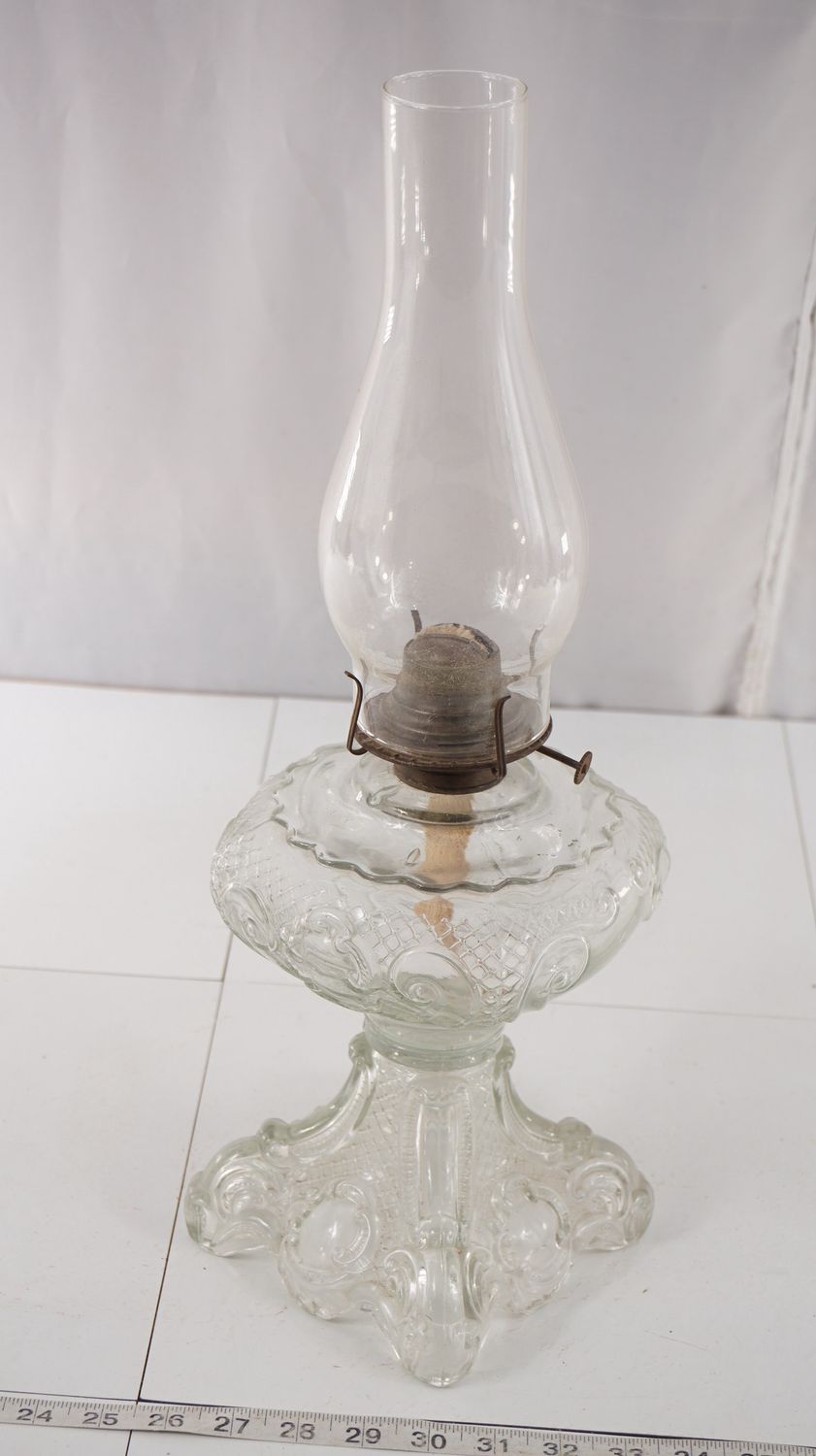 Vintage Princess Feather Oil Lamp