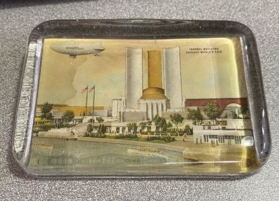Vintage Glass Paperweight Federal Building Chicago World's Fair