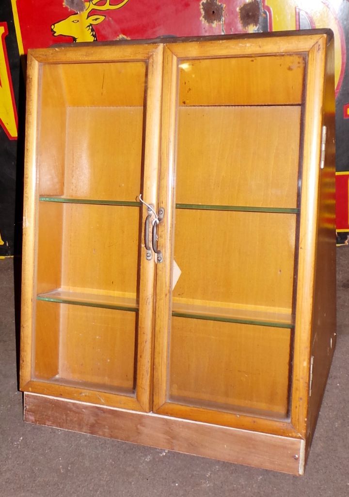 Double Door Showcase