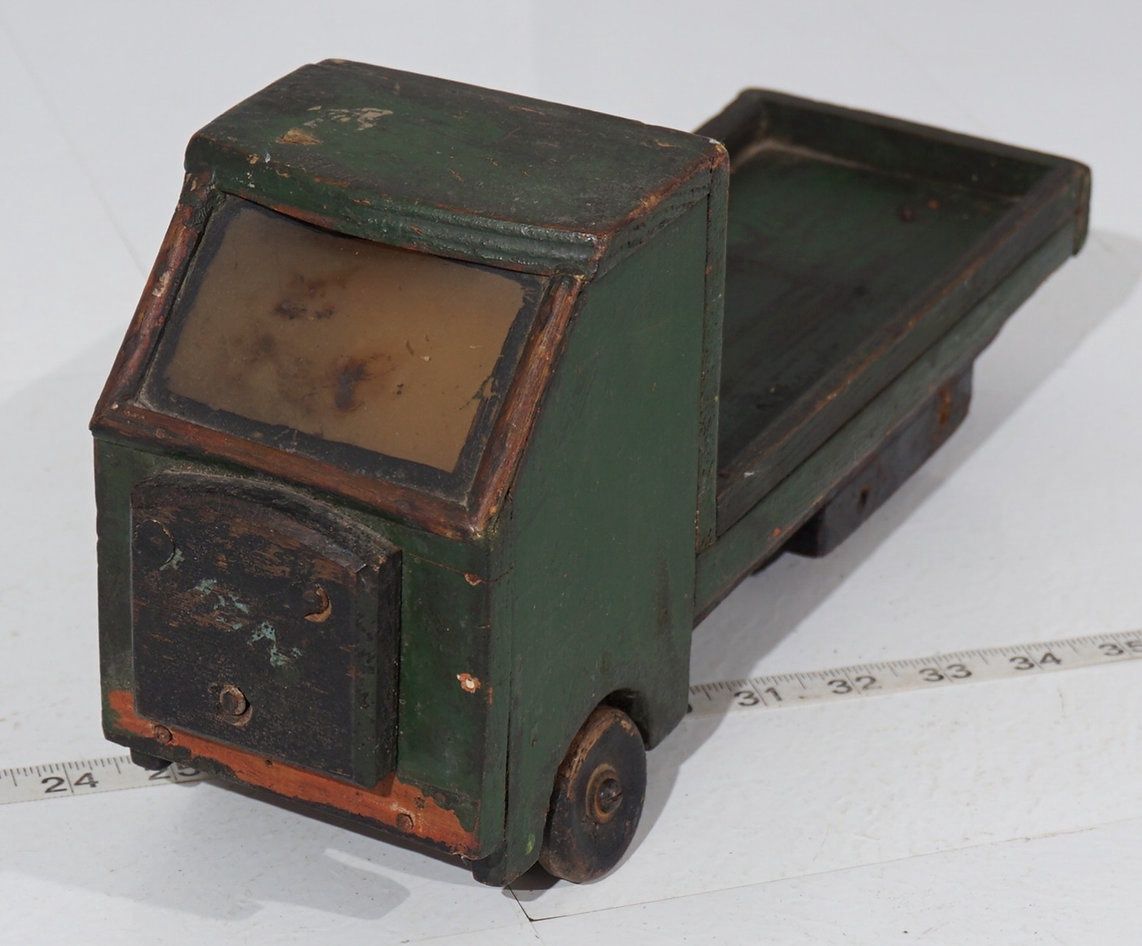American Folk Art Wooden Toy Truck 6.5" x 4.5"