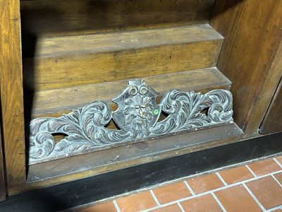 Carved Oak Crown with Northwind Face 35" x 30"