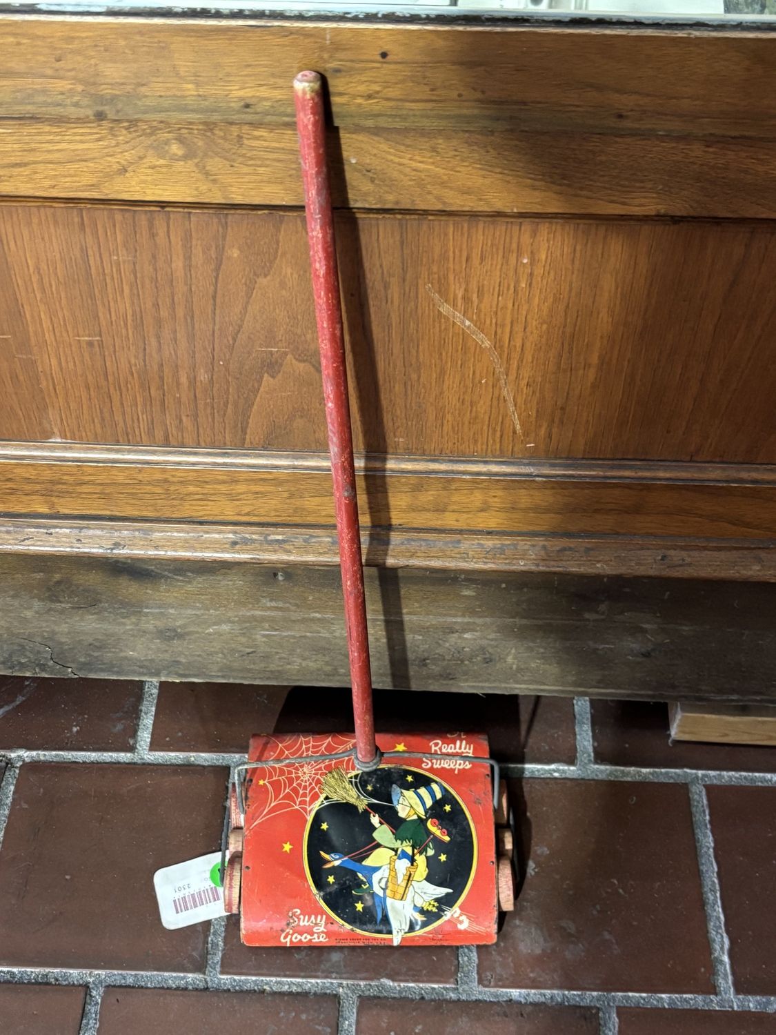 Vintage Susy Goose Floor Sweeper