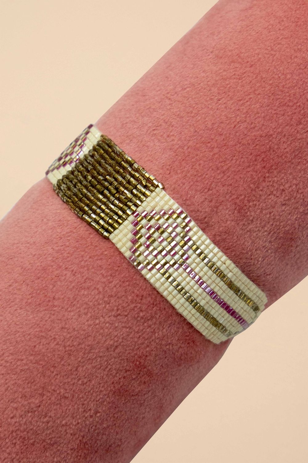 Pink Diamonds &amp; Gold Bar - Med