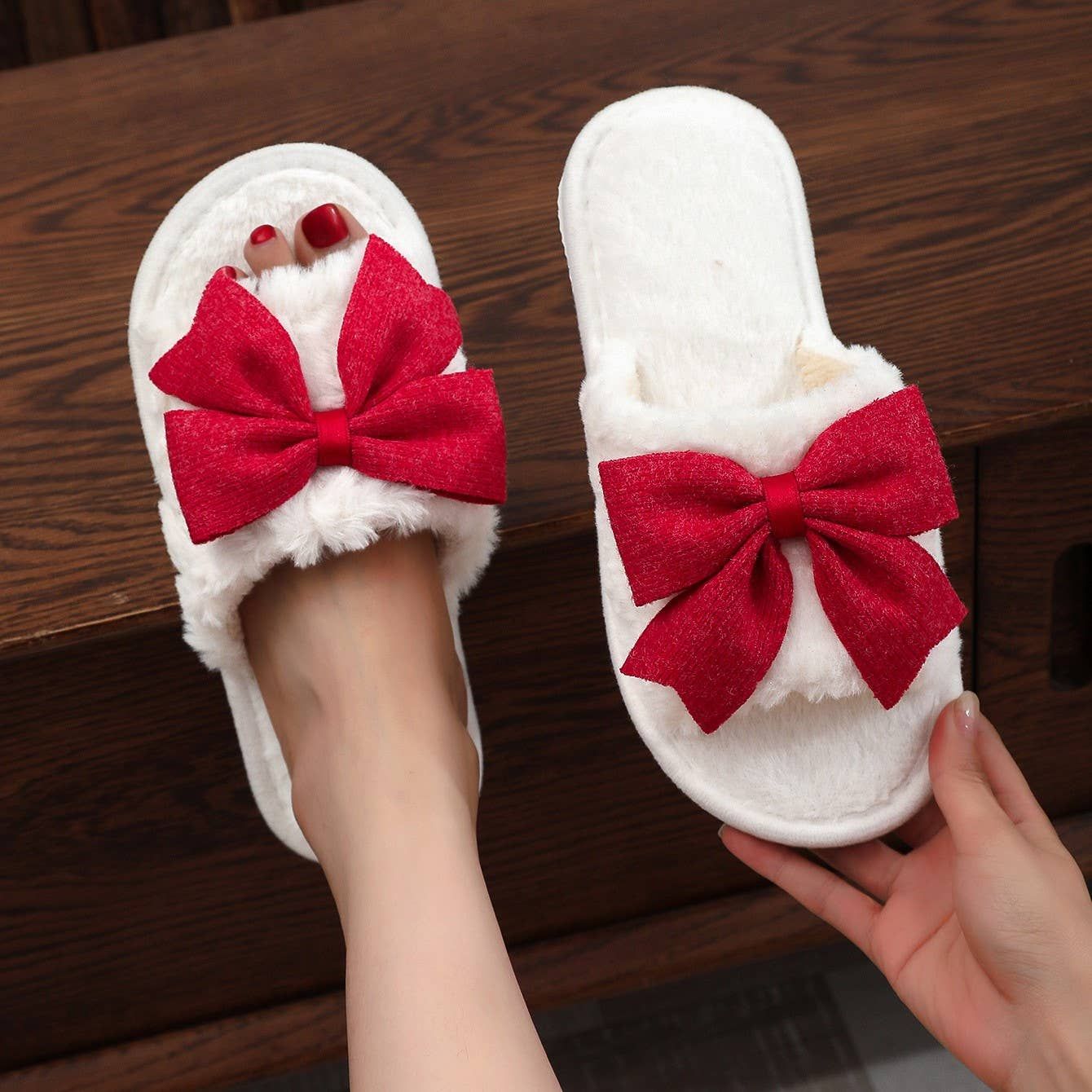 Fuzzy Cute Bow Decor Valentine Slippers(1)