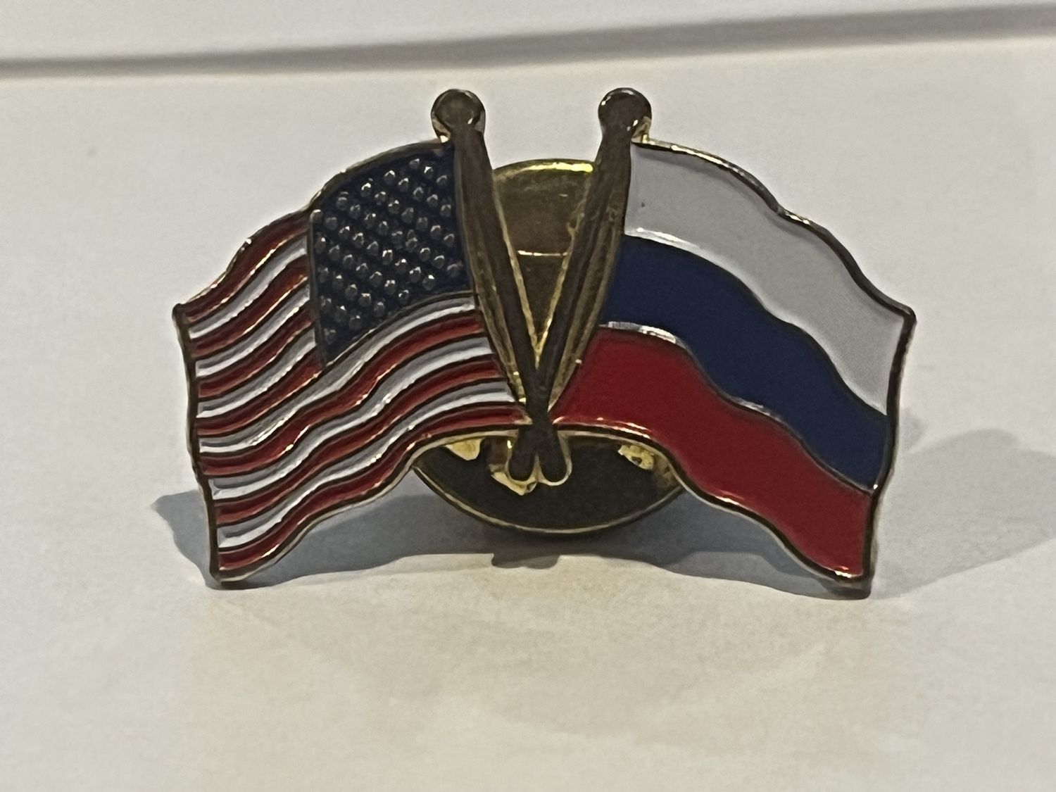 Russia / United States Pin