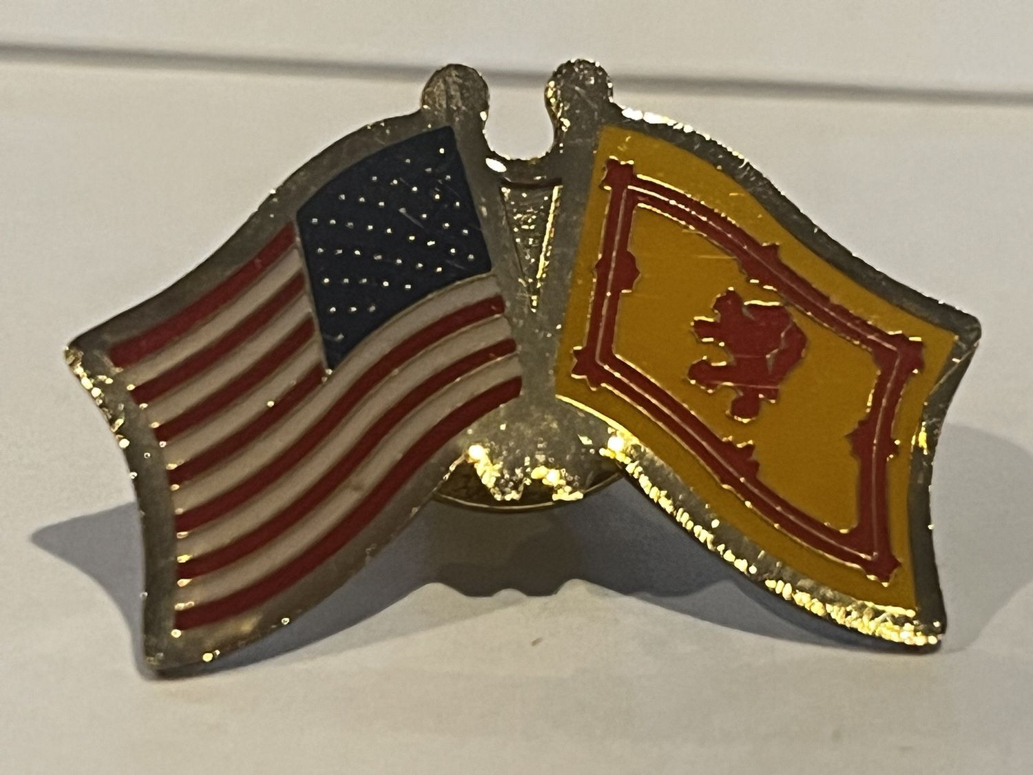 Scotland Lion / United States Pin