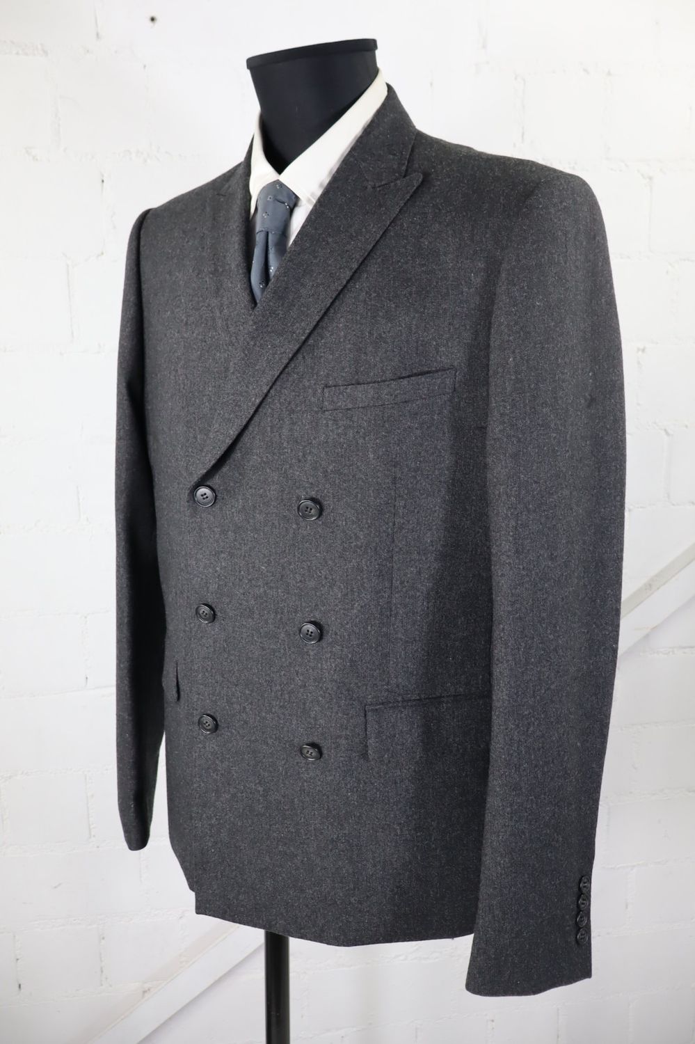 Lindbergh doppelreihiges Sakko Gr. 54 Anthrazit Edler Woll-Mix NEU mit Etikett Lindbergh doppelreihiges Sakko Gr. 54 Anthrazit Edler Woll-Mix NEU mit Etikett