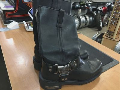 MB210 Women&#39;s Classic Harness Boot