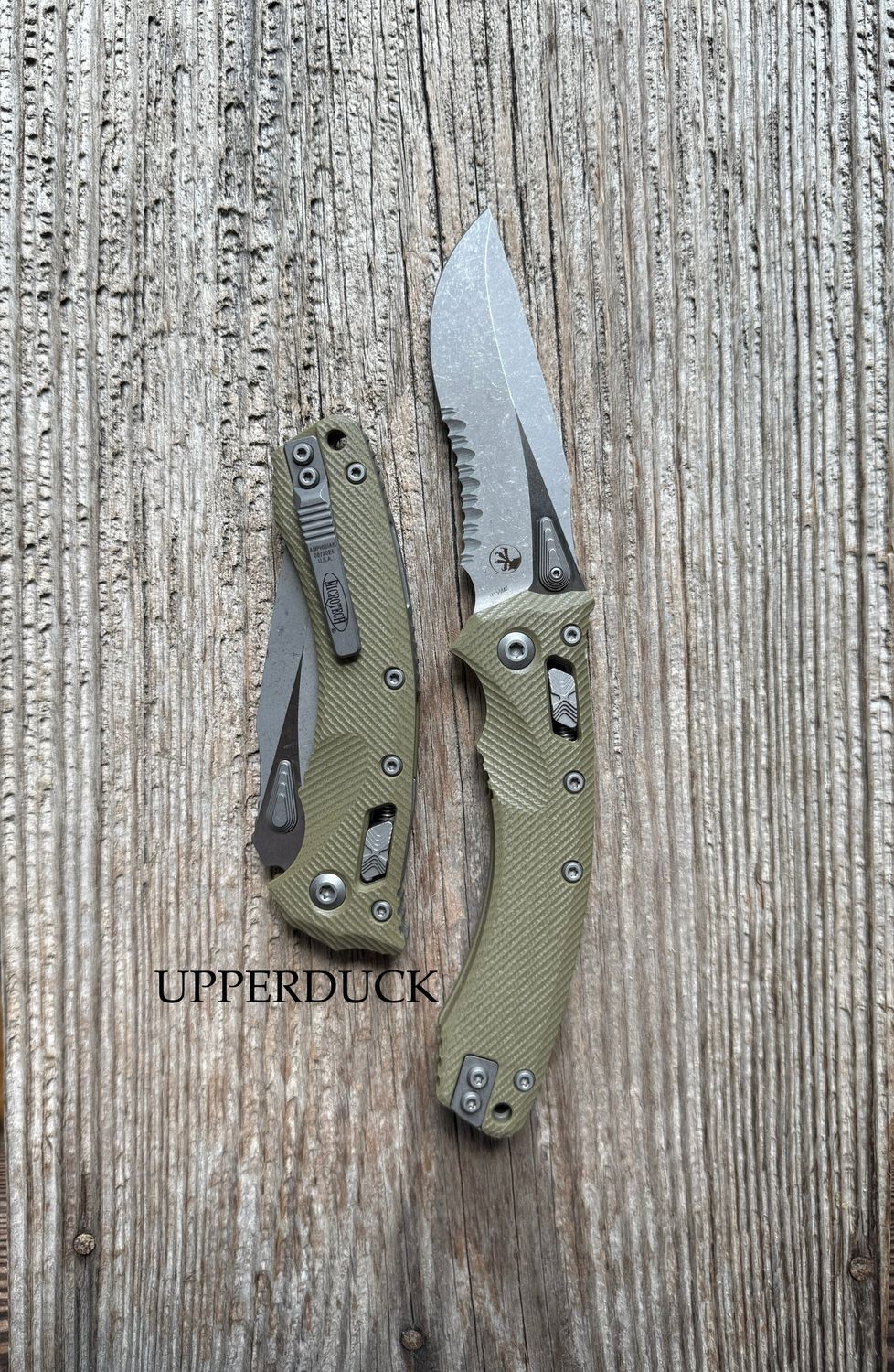 Microtech Amphibian RAM-LOK Manual Folder – Apocalyptic Part-Serrated Blade, OD Green G-10 Handle (137RL-11APFLGTOD)