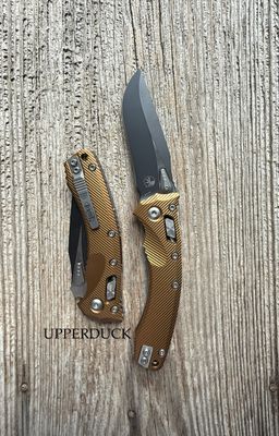 Microtech Amphibian RAM-LOK Manual Folder – Black Standard Edge Blade, Tan Aluminum Handle (137RL-1FLTA)