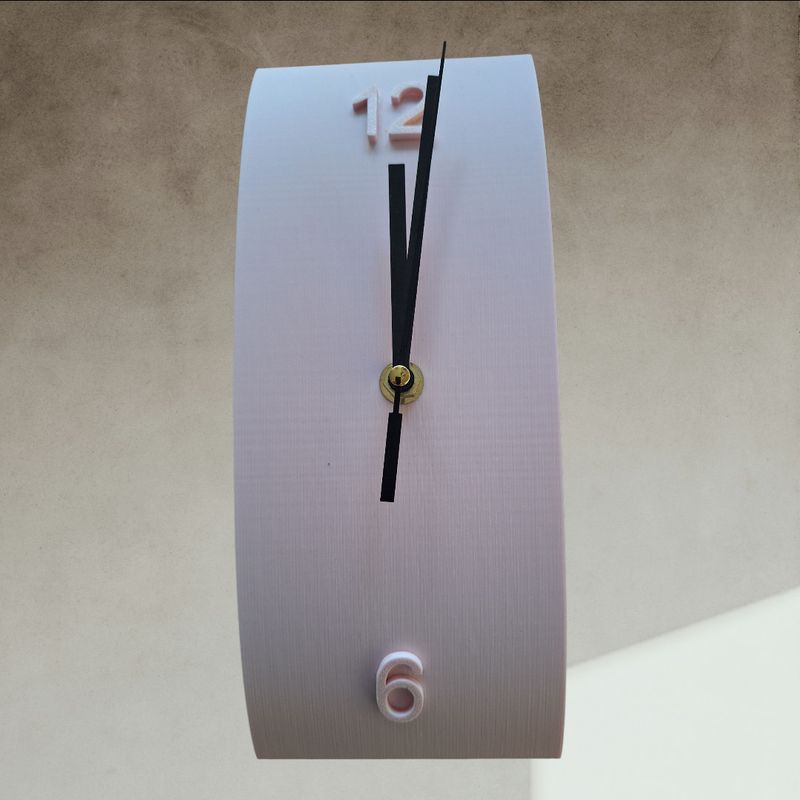 Design Wanduhr rosa matt , halbrund – Stilvolle Präzision für Ihr Zuhause