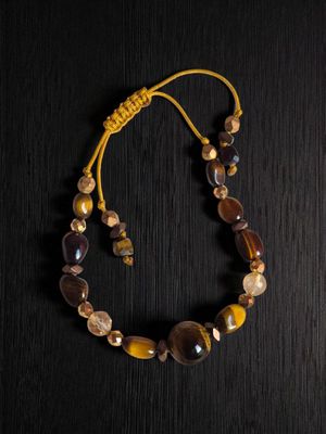 z zapięciem makramowym