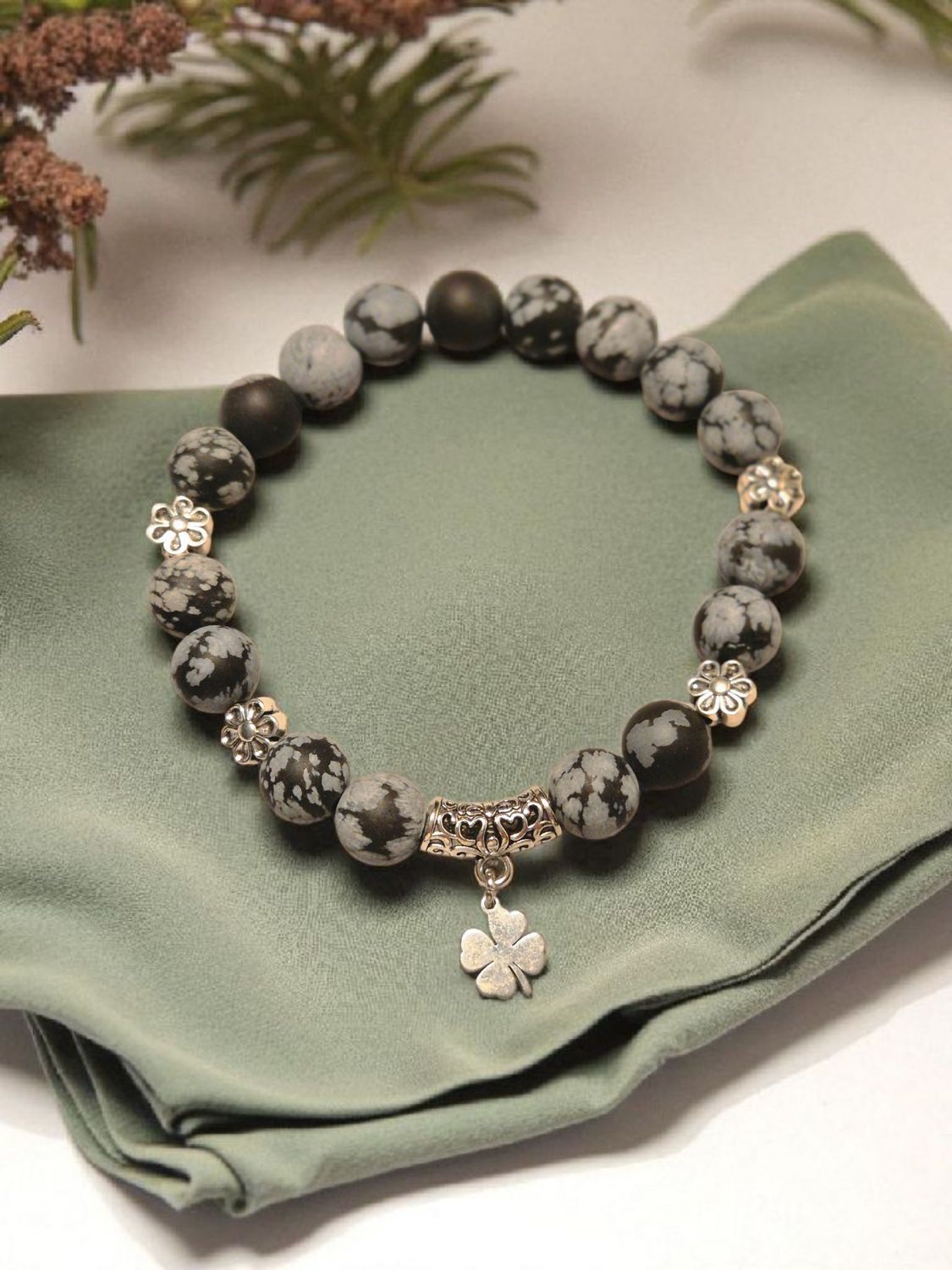 Bransoletka z obsydianem śnieżnym