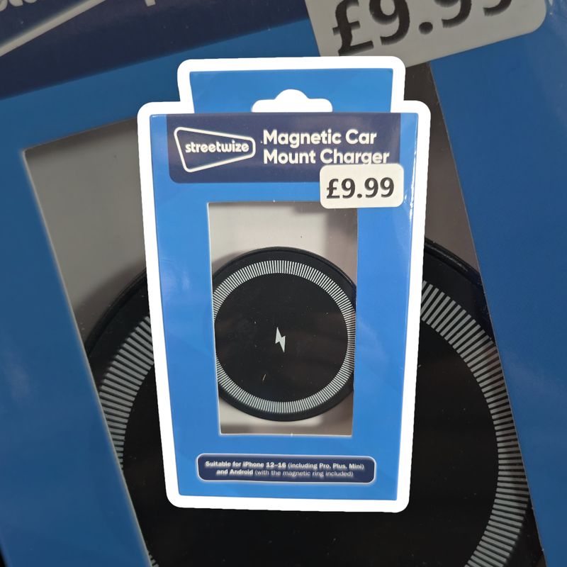 Streetwize Magnetic Car Mount Charger