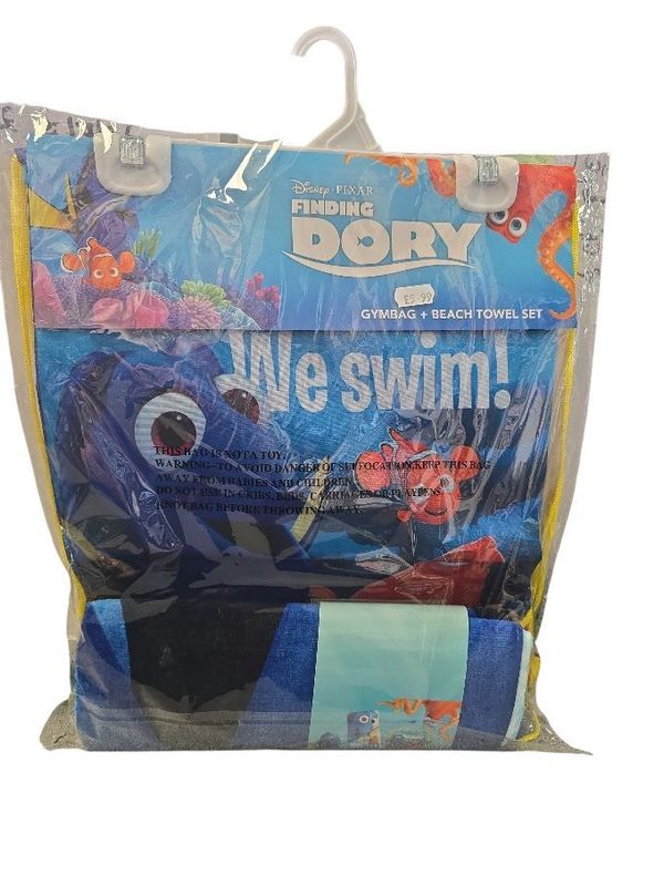 Disney Finding Dory Gymbag & Beach Towel
