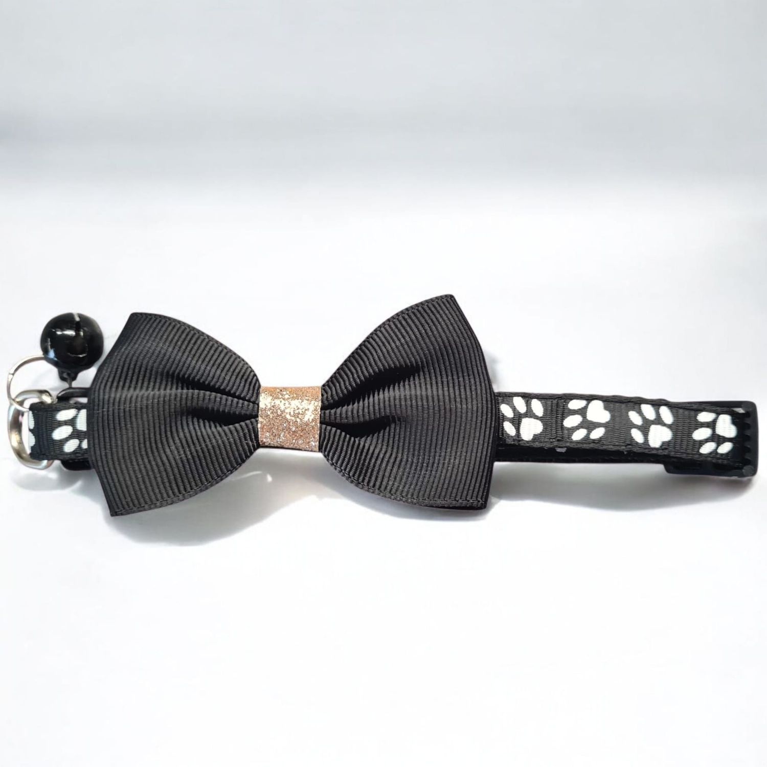 Muszka dla kota czarna