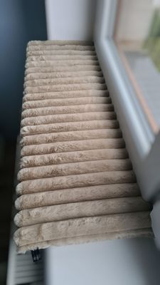 Parapetnik Fluffy dla kota - luksusowe, puszyste legowisko na parapet | Meylumi