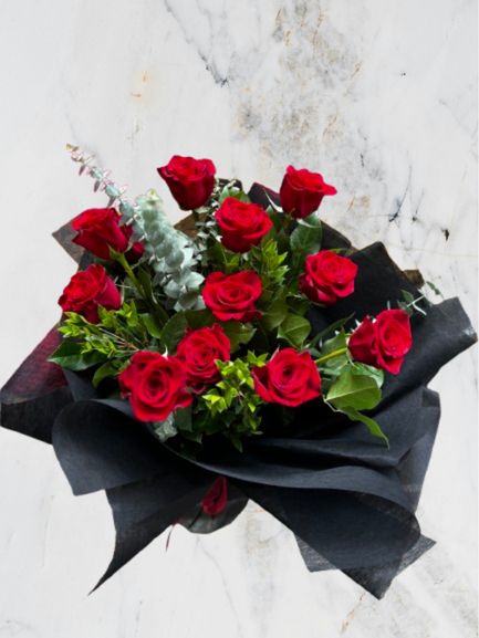 Chic Red Blooms BQT