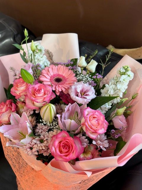 Rosy Deluxe Bouquet