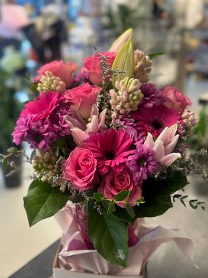Pink and purple rose garden- Vase Arrangement